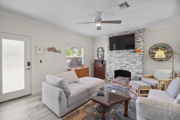 $3,400 | 301 Hawthorne Drive, Lake Park, FL 33403