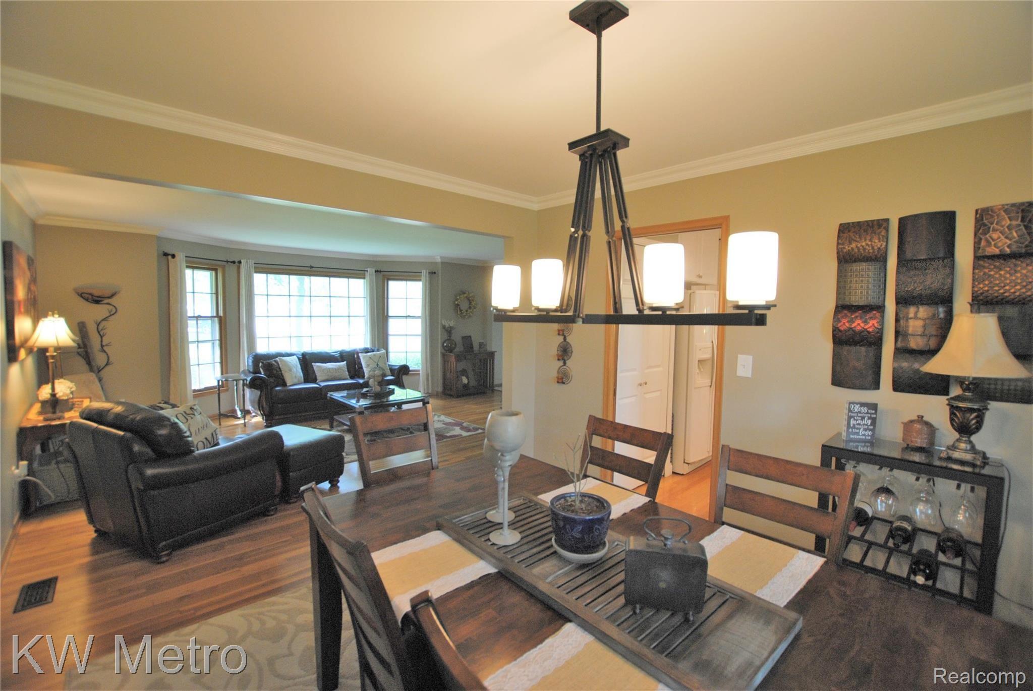 402 Millstone Court Rochester, MI 48309 - Photo 5 of 42 DSC_0012.JPG