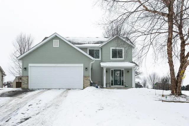 $374,900 | 1586 Mallard Avenue, Baldwin, WI 54002