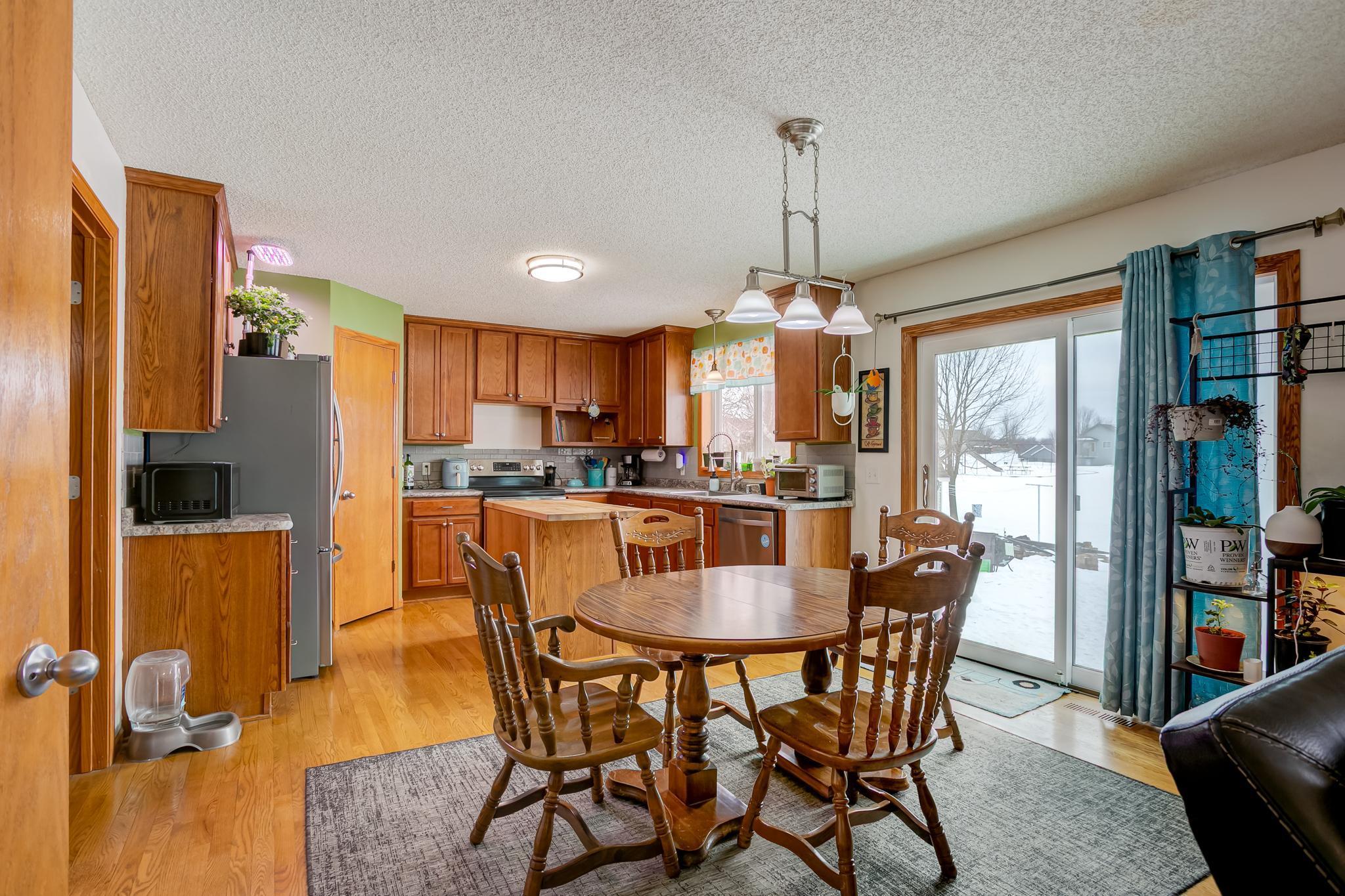 1586 Mallard Avenue Baldwin, WI 54002 - Photo 8 of 30