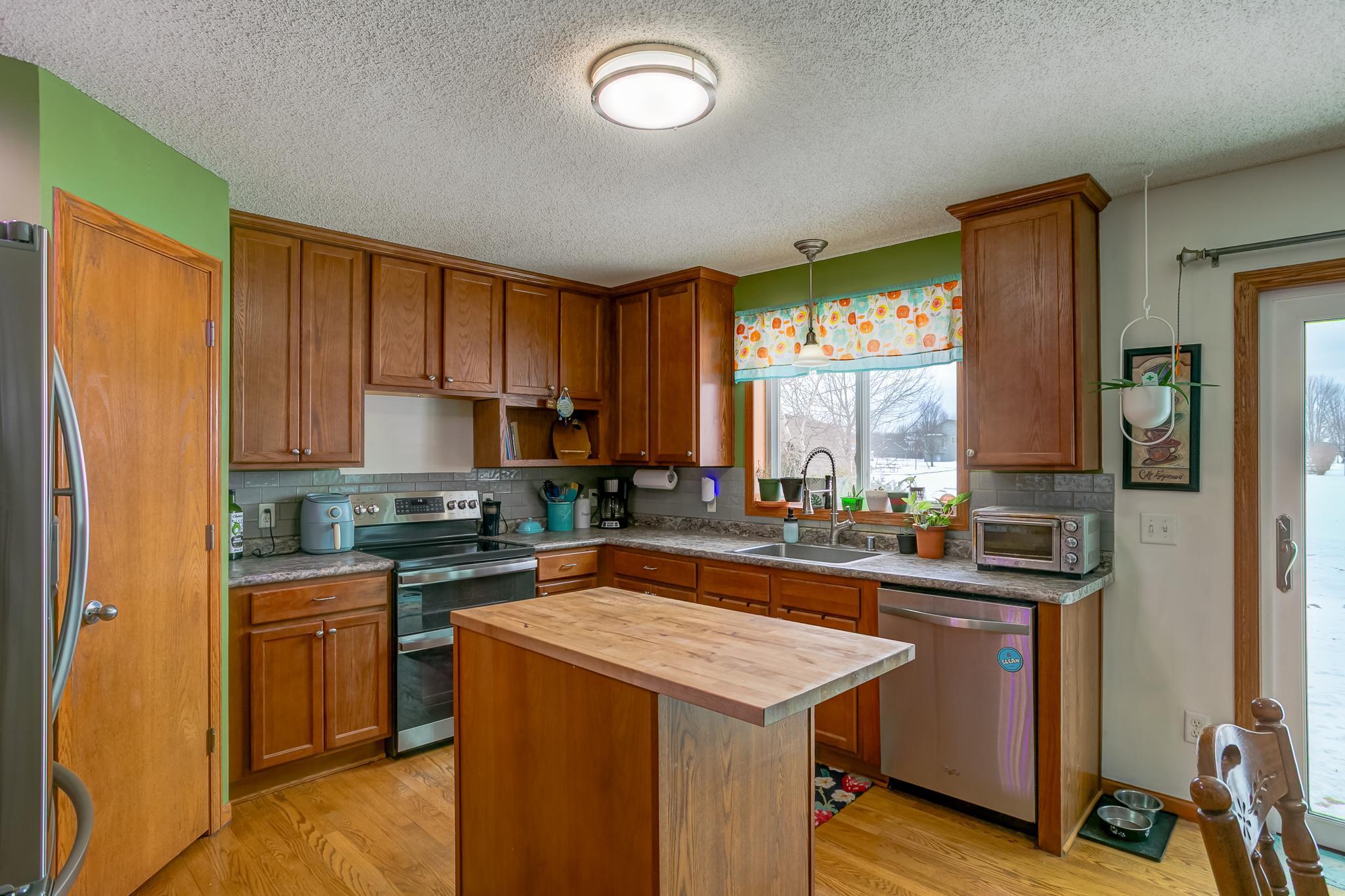 1586 Mallard Avenue Baldwin, WI 54002 - Photo 9 of 30