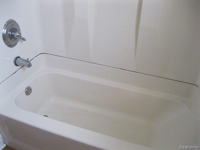 31 Stapleton Street Mount Clemens, MI 48043 - Photo 15 of 23 264-040503 Bathroom 2 (3).JPG