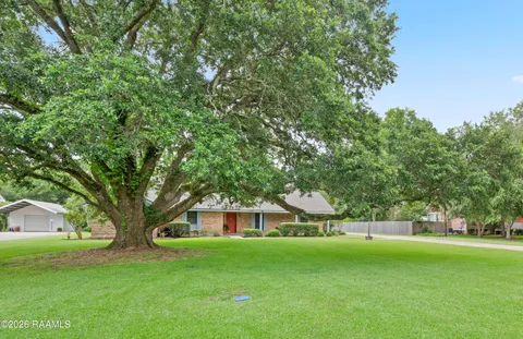 $339,900 | 2210 Catherine Drive, St. Martinville, LA 70582