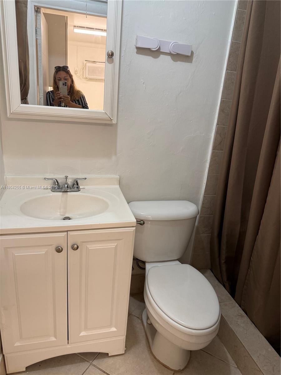 2445 Southwest 18th Street Miami, FL 33145 - Photo 5 of 10