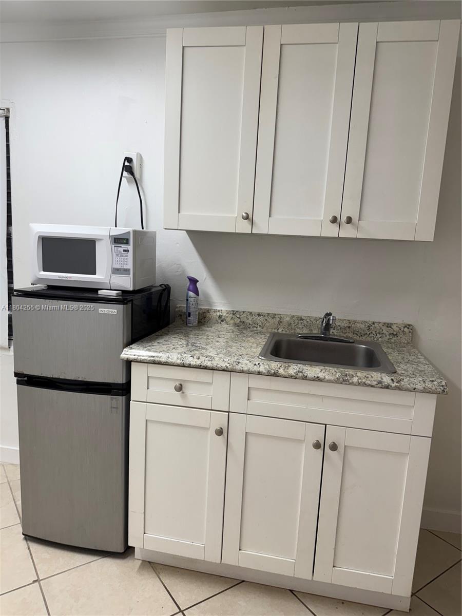 2445 Southwest 18th Street Miami, FL 33145 - Photo 6 of 10