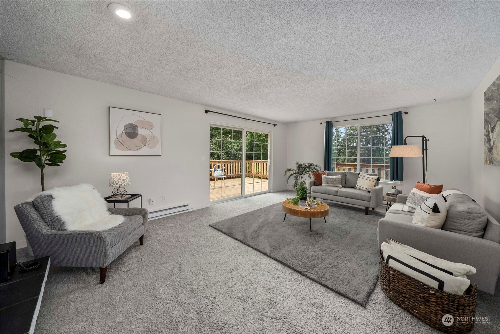 2004 North E Street Aberdeen, WA 98520 - Photo 2 of 38 a living room with furniture and a potted plant