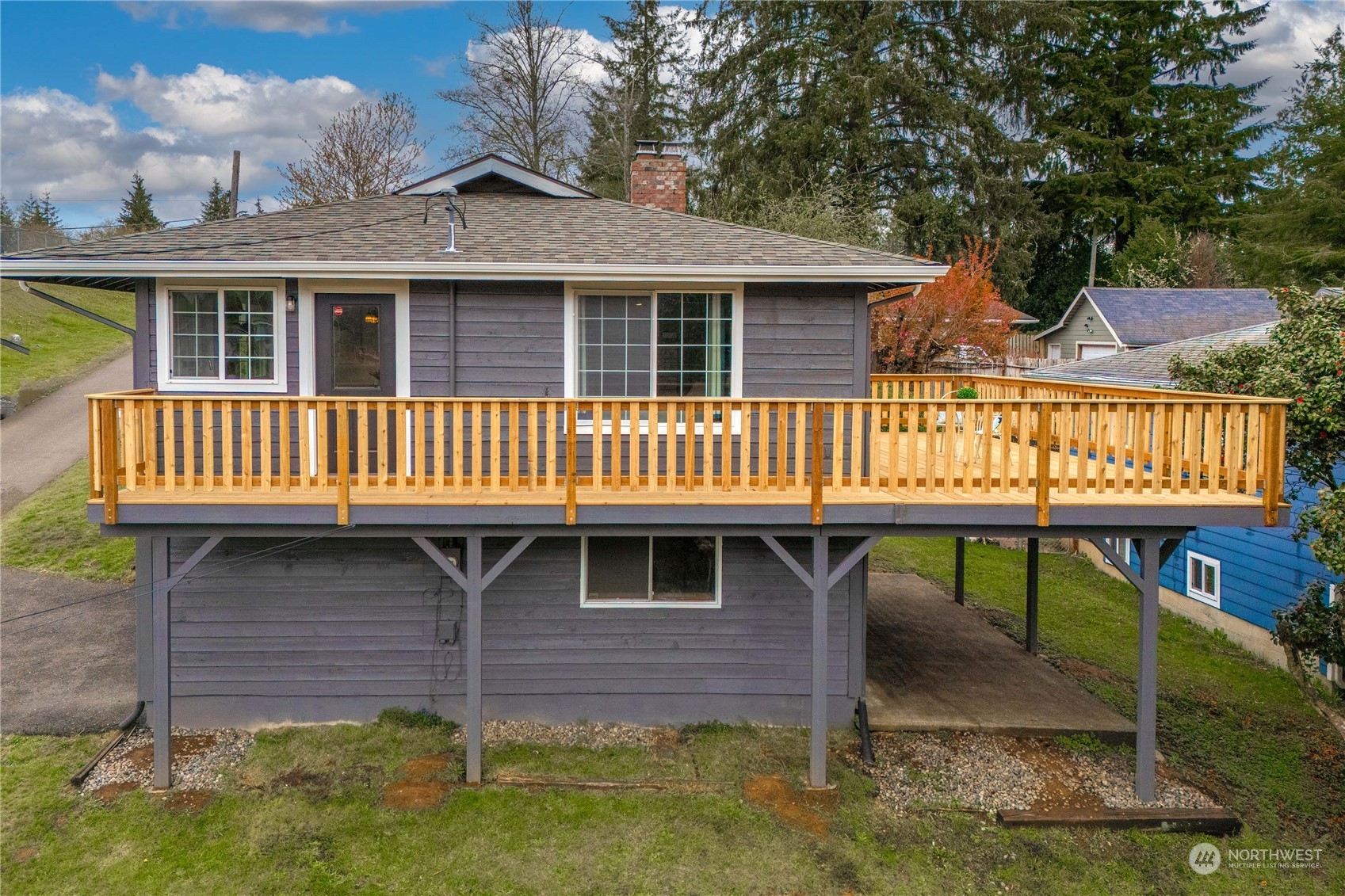 2004 North E Street Aberdeen, WA 98520 - Photo 30 of 38 a view of a house with roof deck