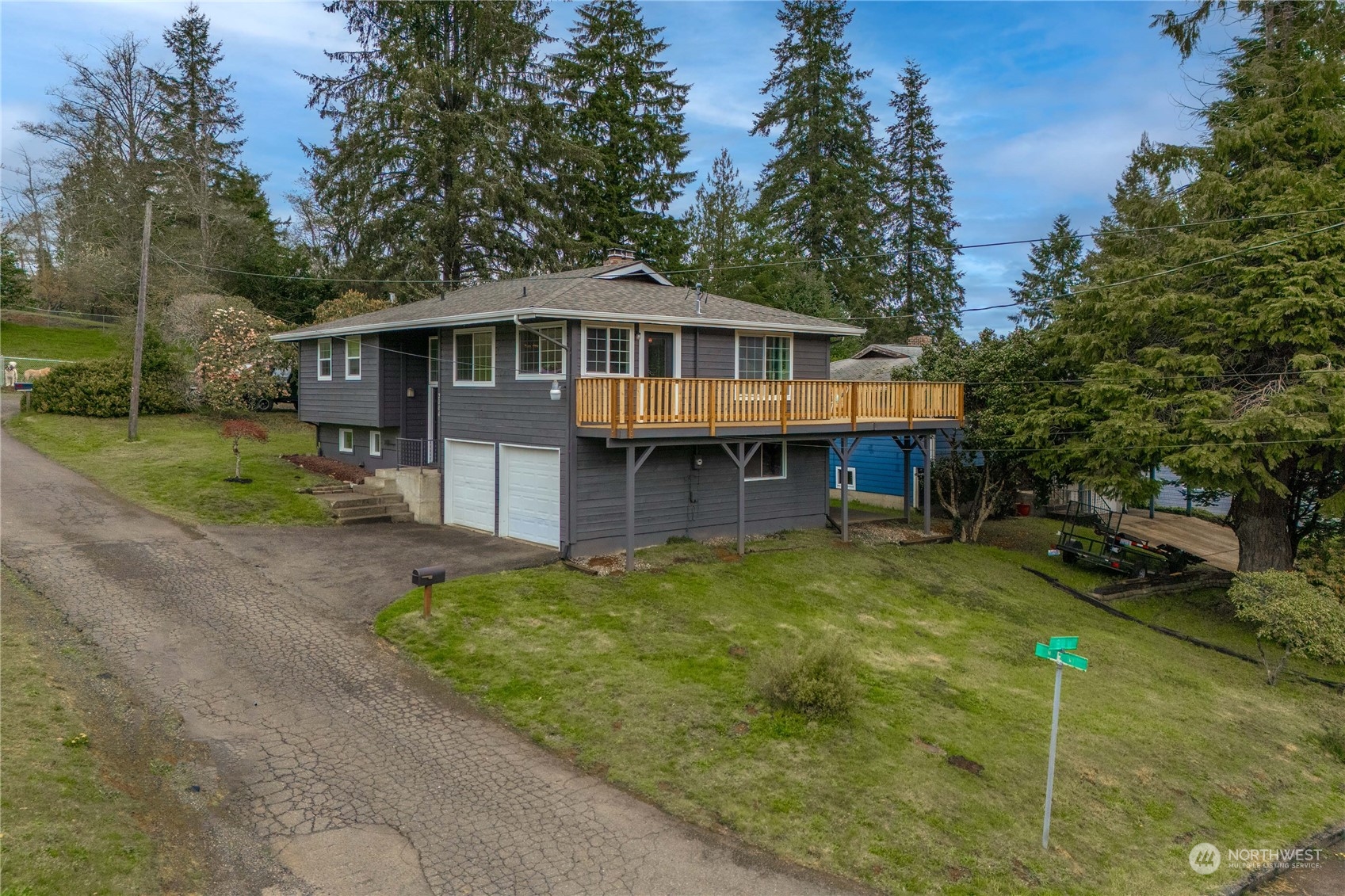 2004 North E Street Aberdeen, WA 98520 - Photo 33 of 38 a front view of a house with a garden