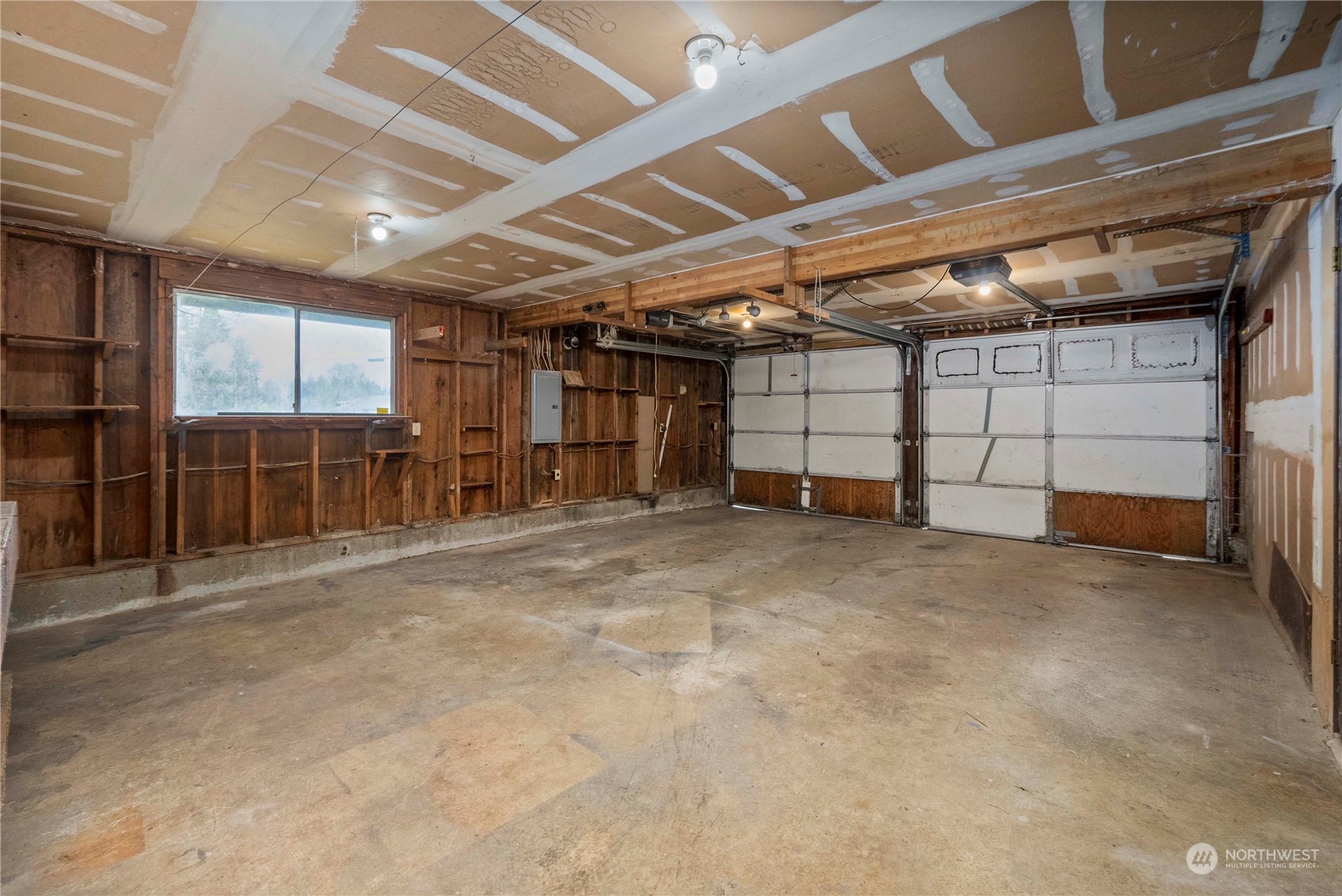 2004 North E Street Aberdeen, WA 98520 - Photo 34 of 38 a view of empty room