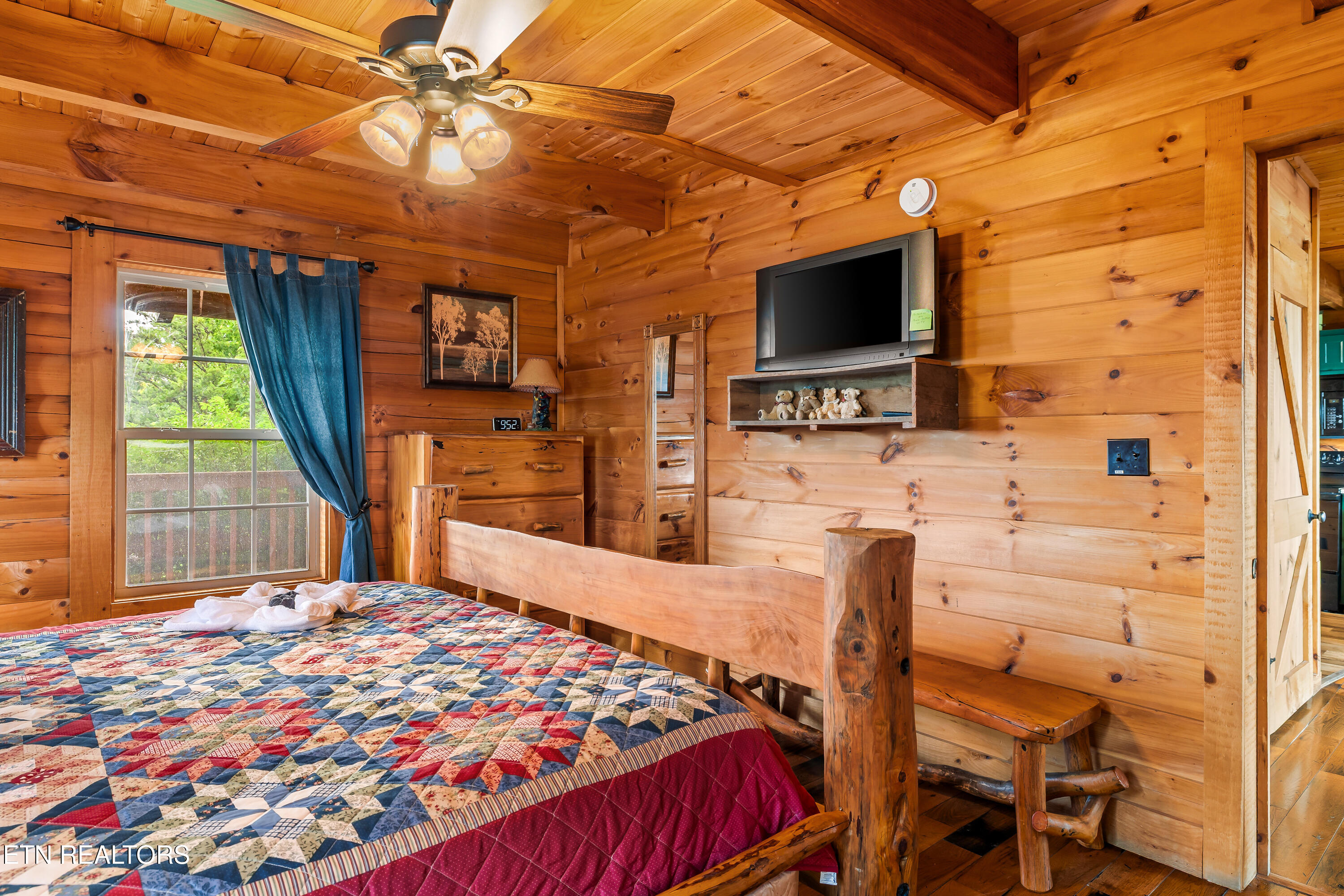 3661 Buckeye Knob Way Sevierville, TN 37862 - Photo 25 of 47 3661BuckeyeKnobway-27