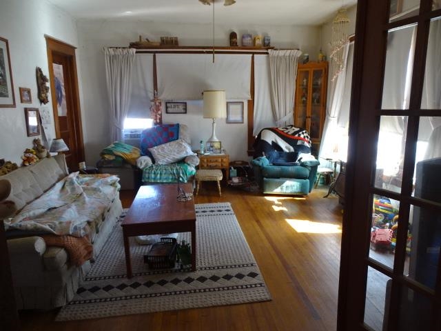 2182 North Flansburg Road Freeport, IL 61032 - Photo 23 of 23 a living room with furniture