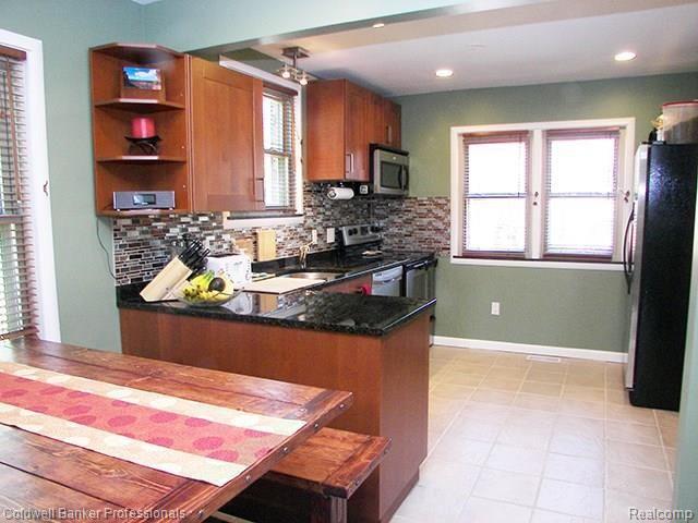 23610 Power Road Farmington, MI 48336 - Photo 4 of 53 100_4723.jpg