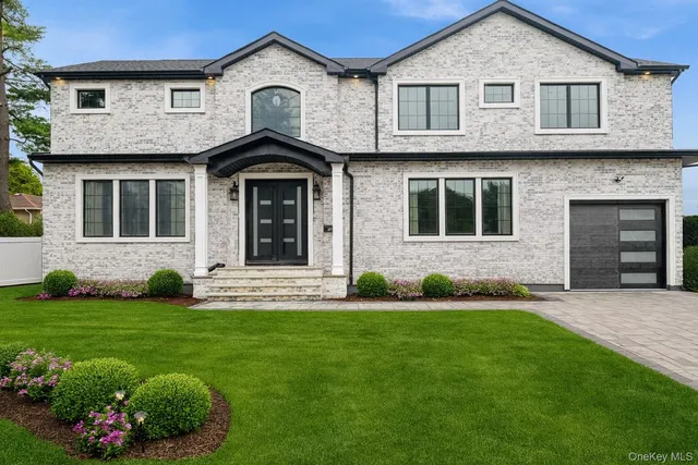 $1,649,999 | 17 East Avenue, Hicksville, NY 11801