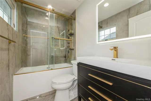 $1,649,999 | 17 East Avenue, Hicksville, NY 11801