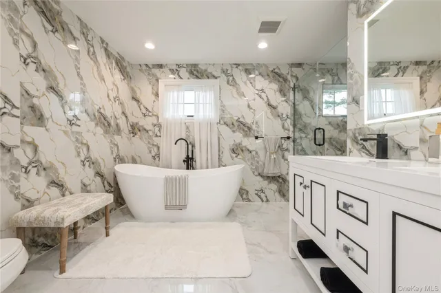 $1,649,999 | 17 East Avenue, Hicksville, NY 11801