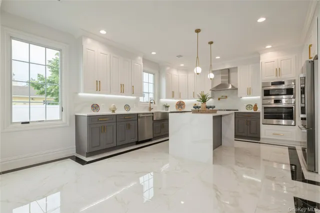 $1,649,999 | 17 East Avenue, Hicksville, NY 11801