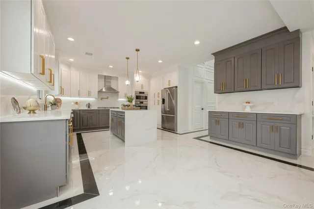 $1,649,999 | 17 East Avenue, Hicksville, NY 11801