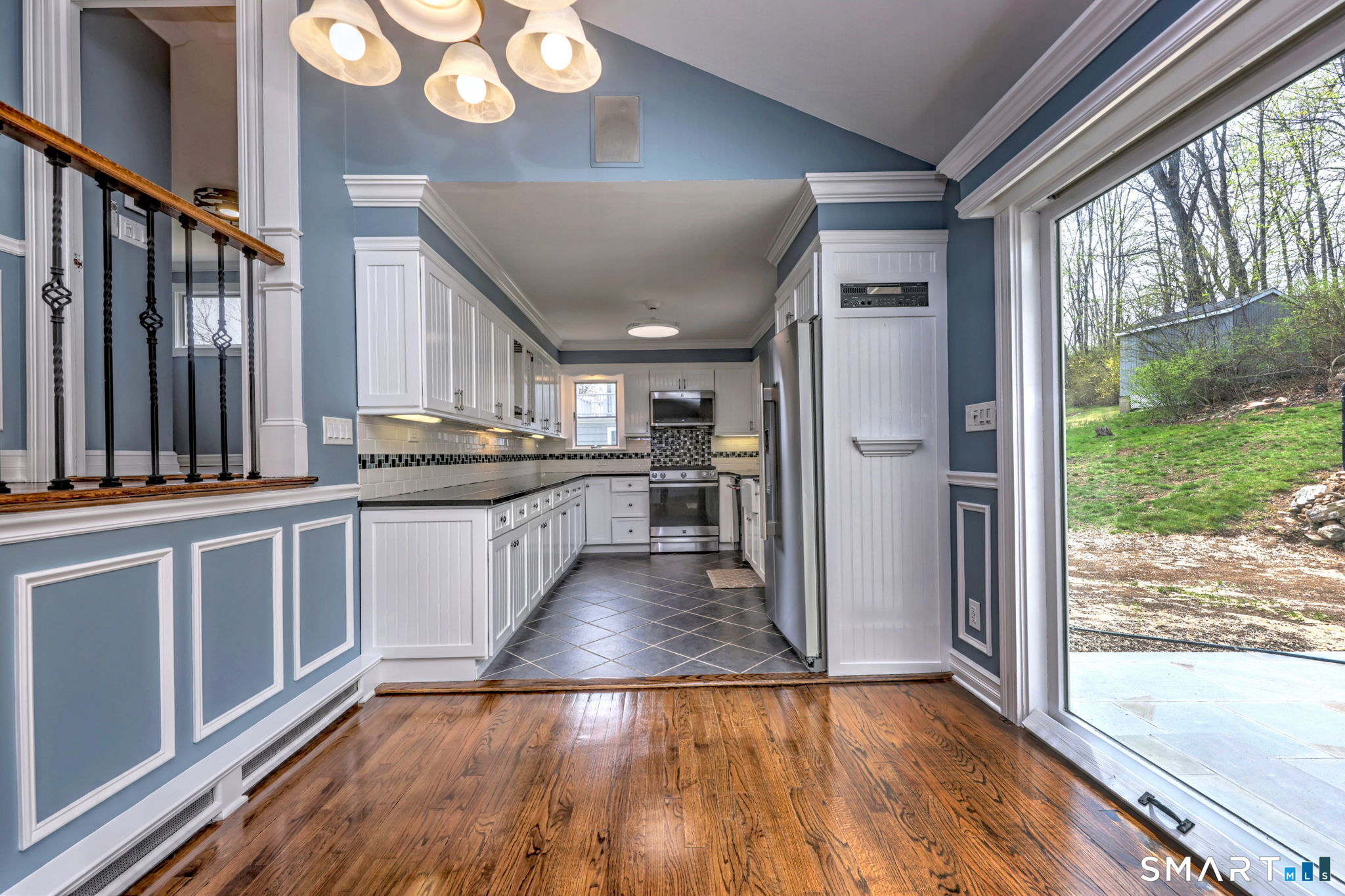 31 Shawnee Road Trumbull, CT 06611 - Photo 16 of 40