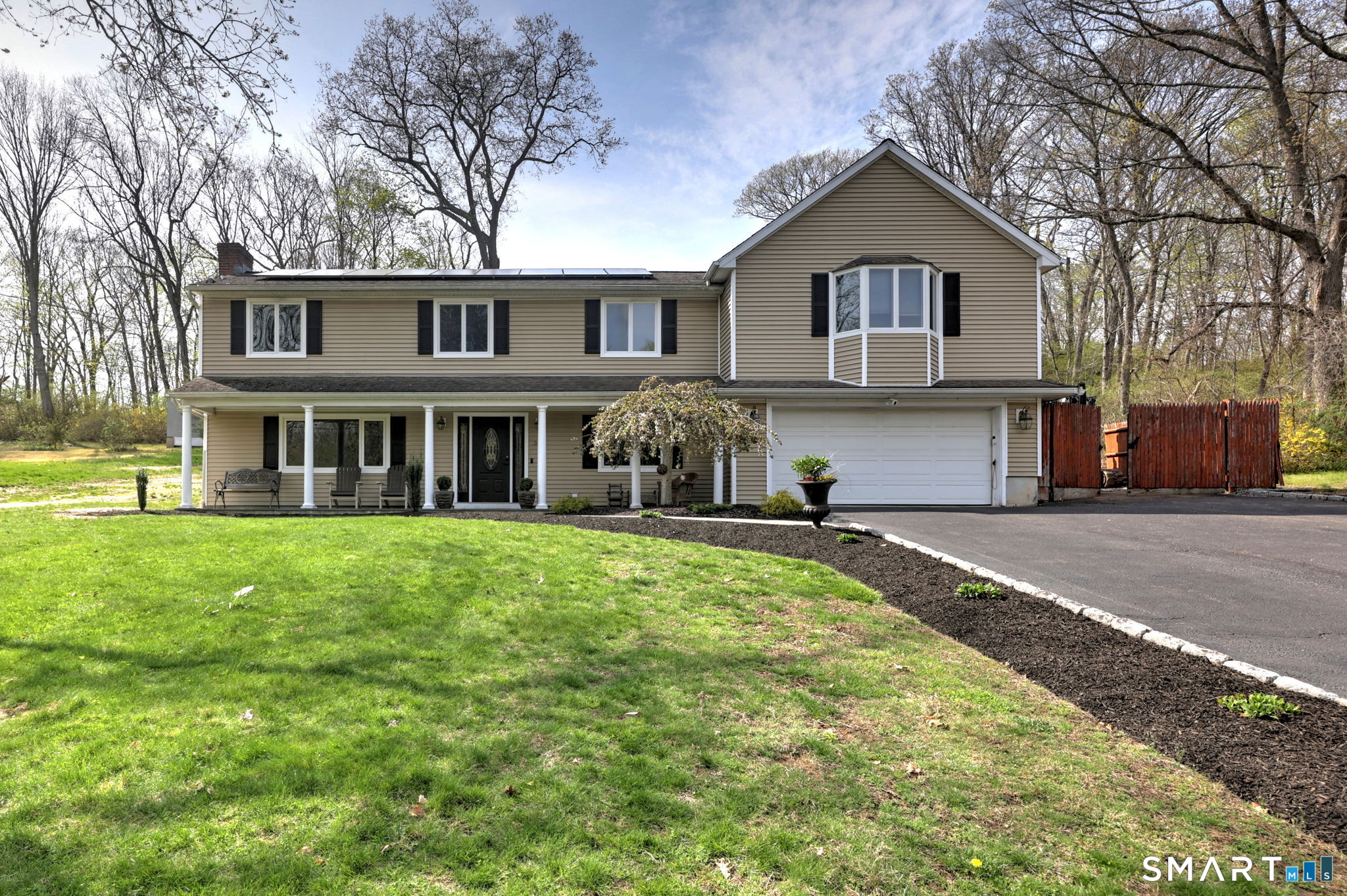 31 Shawnee Road Trumbull, CT 06611 - Photo 2 of 40