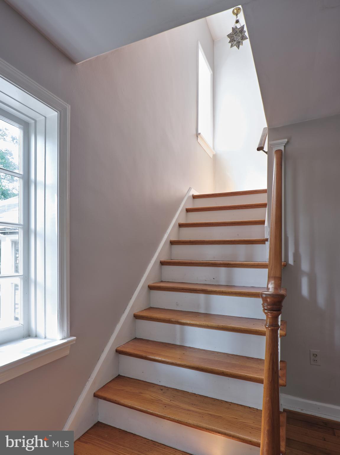 132 Beulah Road Doylestown, PA 18901 - Photo 15 of 29 Staircase