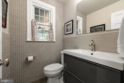 $995,000 | 542 Kerfoot Farm Road, Wilmington, DE 19803