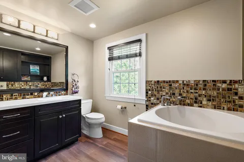 $995,000 | 542 Kerfoot Farm Road, Wilmington, DE 19803