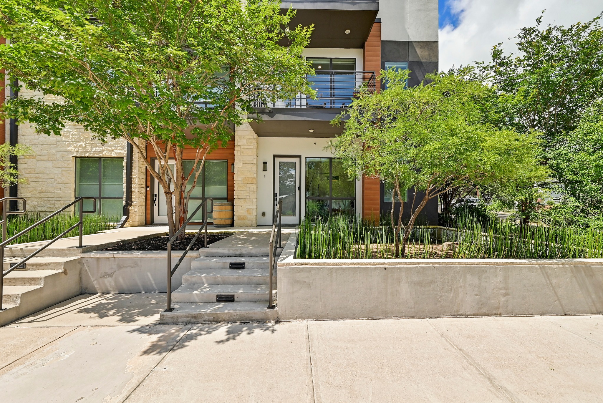 2003 Wilson Street, Unit 1 Austin, TX 78704 - Photo 2 of 40