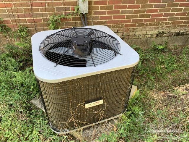 3281 Mason Road Walnut Hill, FL 32568 - Photo 14 of 41 a view of roof