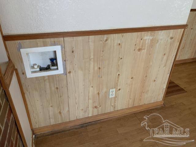 3281 Mason Road Walnut Hill, FL 32568 - Photo 31 of 41 a view of an entryway with wooden floor