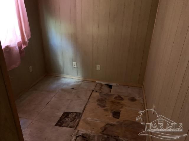 3281 Mason Road Walnut Hill, FL 32568 - Photo 32 of 41 view of a room with rack on the wall