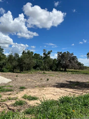 $69,000 | Lot D 497 Cr 124, Floresville, TX 78114