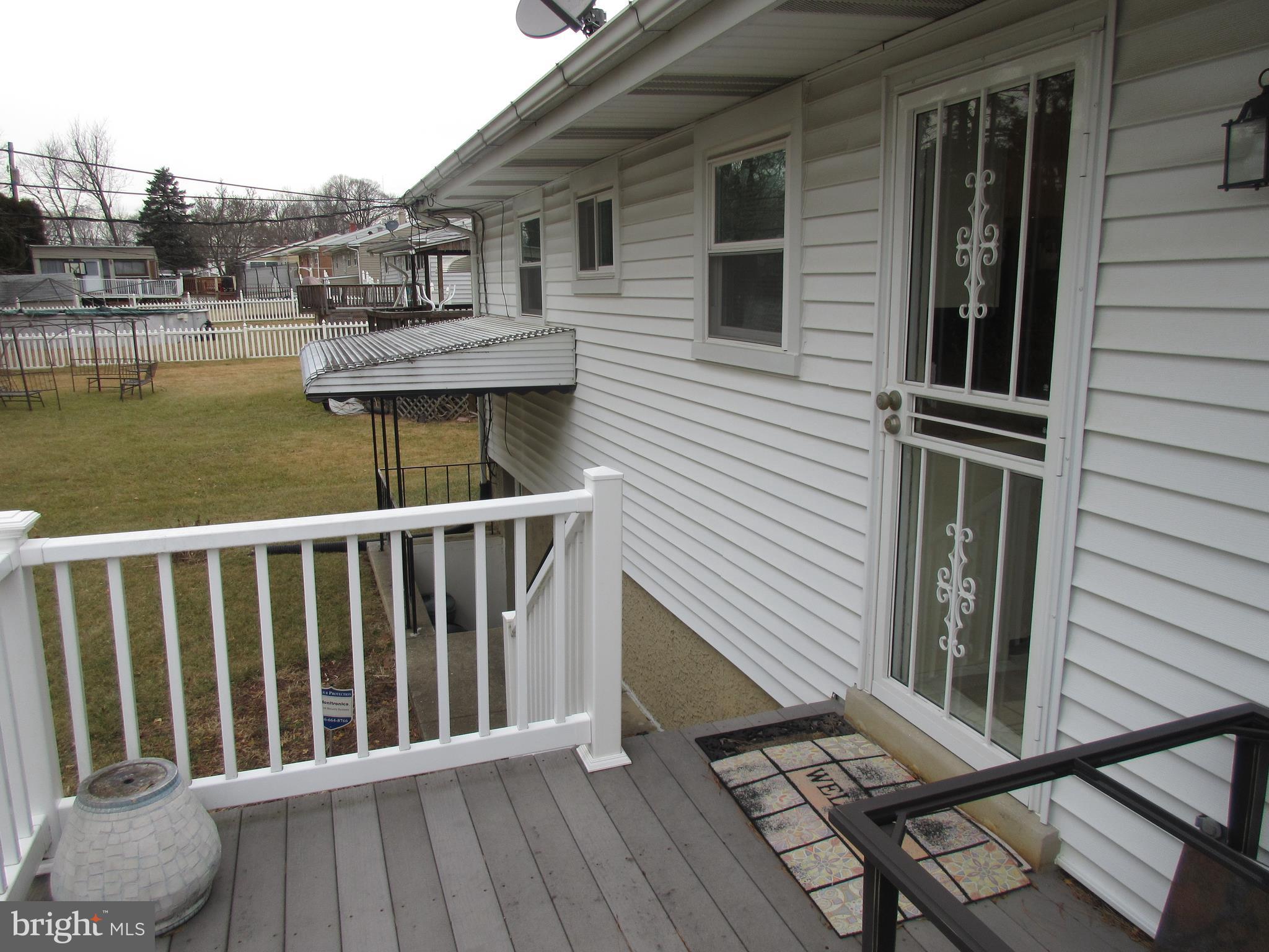 4786 Byron Road Baltimore, MD 21244 - Photo 28 of 30 a balcony with view of nearby houses