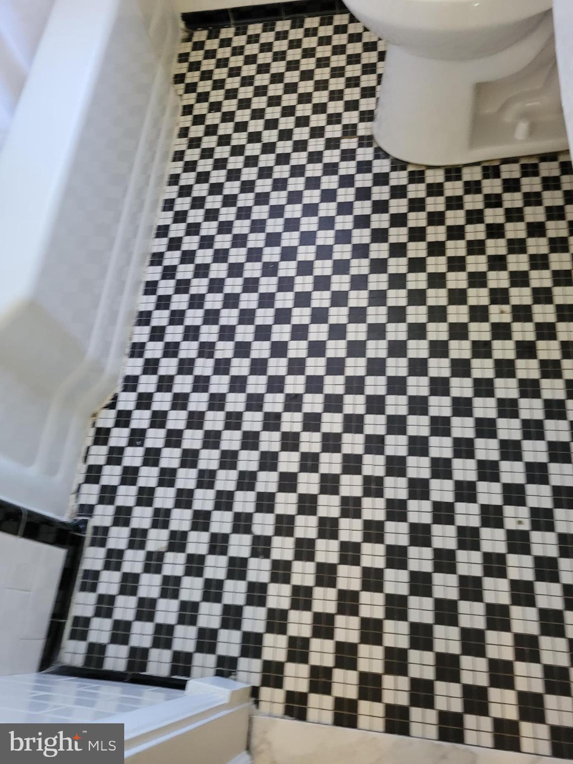 1525 Shadyside Road Baltimore, MD 21218 - Photo 7 of 10 Cool flooring