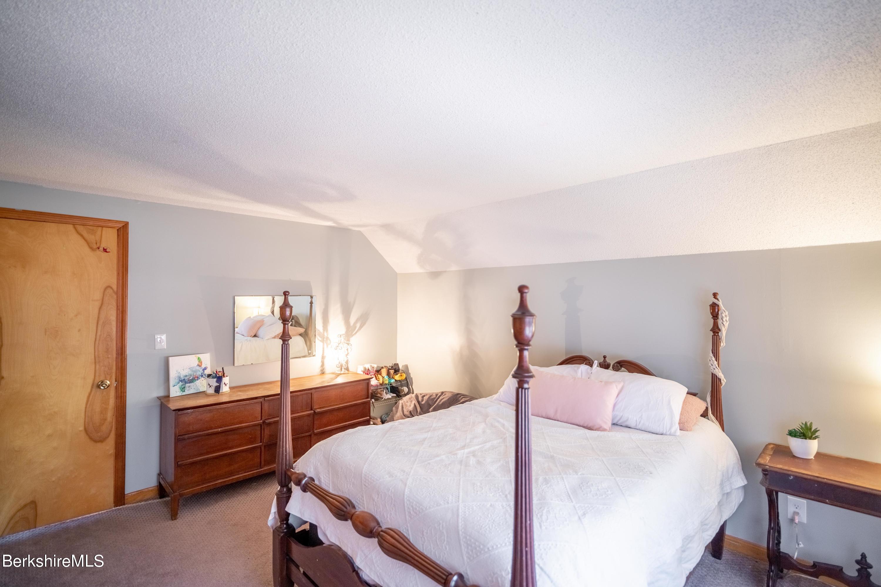 444 Cheshire Road Pittsfield, MA 01201 - Photo 13 of 25 444Cheshire-32