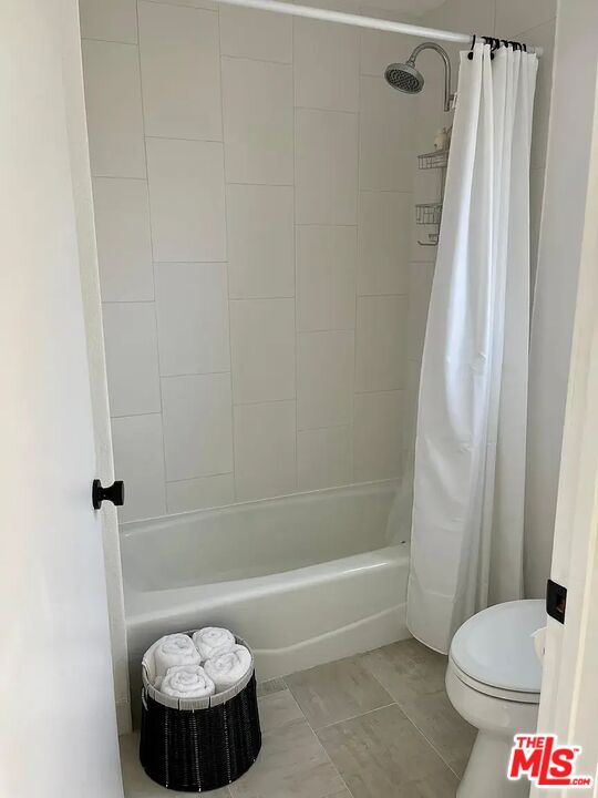 36 Anchorage Street, Unit 1 Venice, CA 90292 - Photo 21 of 32 a bathroom with a shower and a toilet