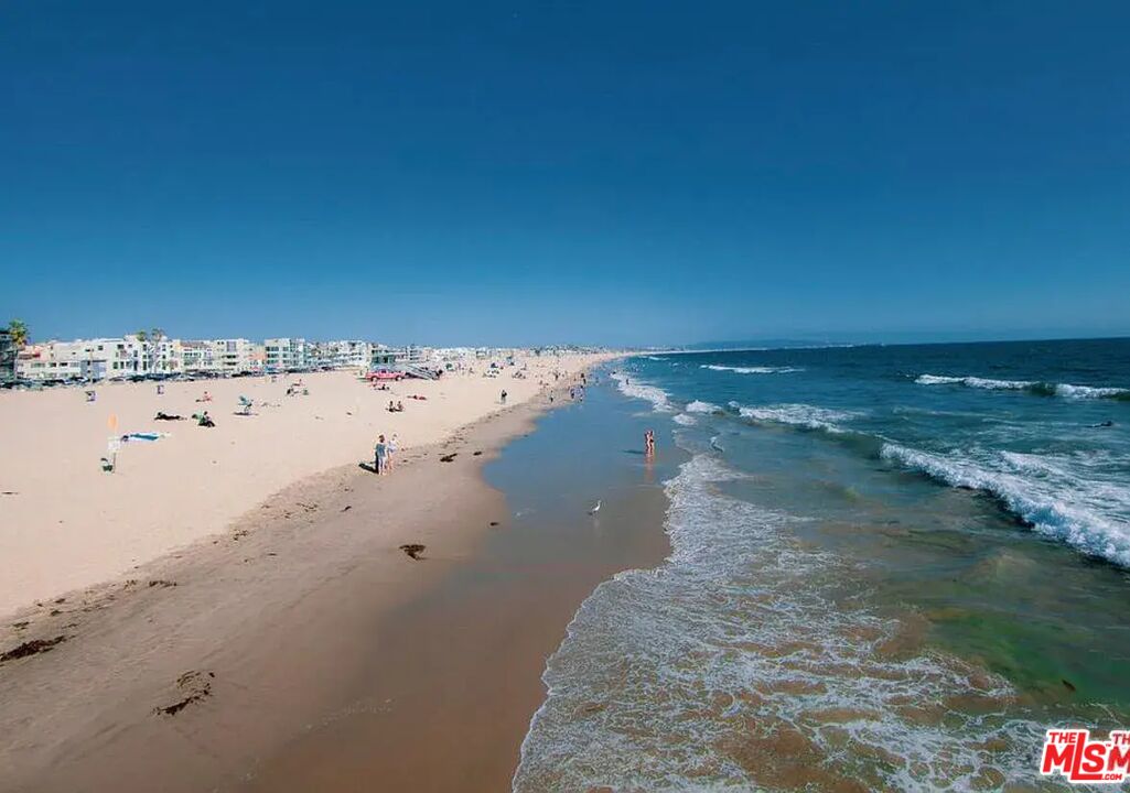 36 Anchorage Street, Unit 1 Venice, CA 90292 - Photo 30 of 32 a view of beach and ocean