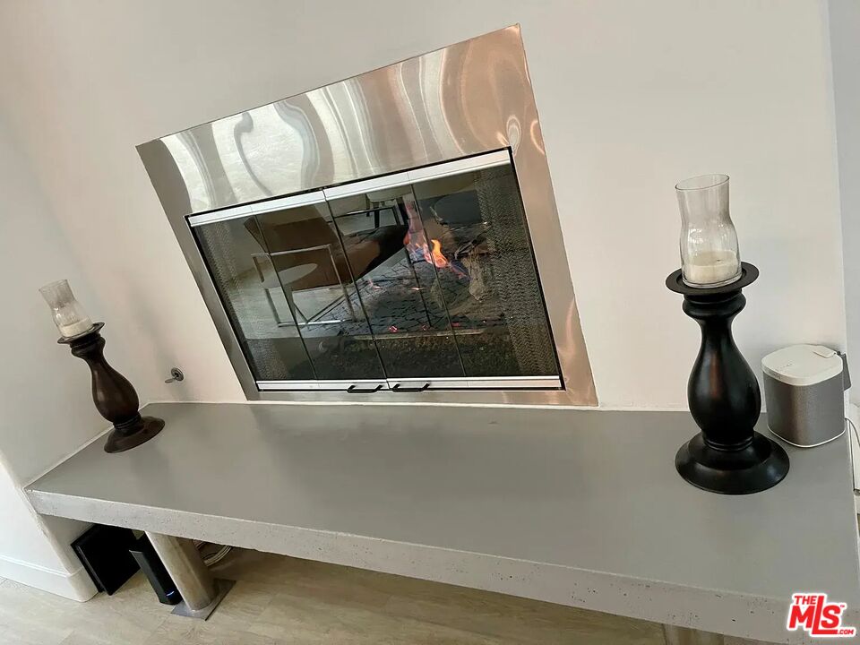 36 Anchorage Street, Unit 1 Venice, CA 90292 - Photo 10 of 32 a living room with a couch