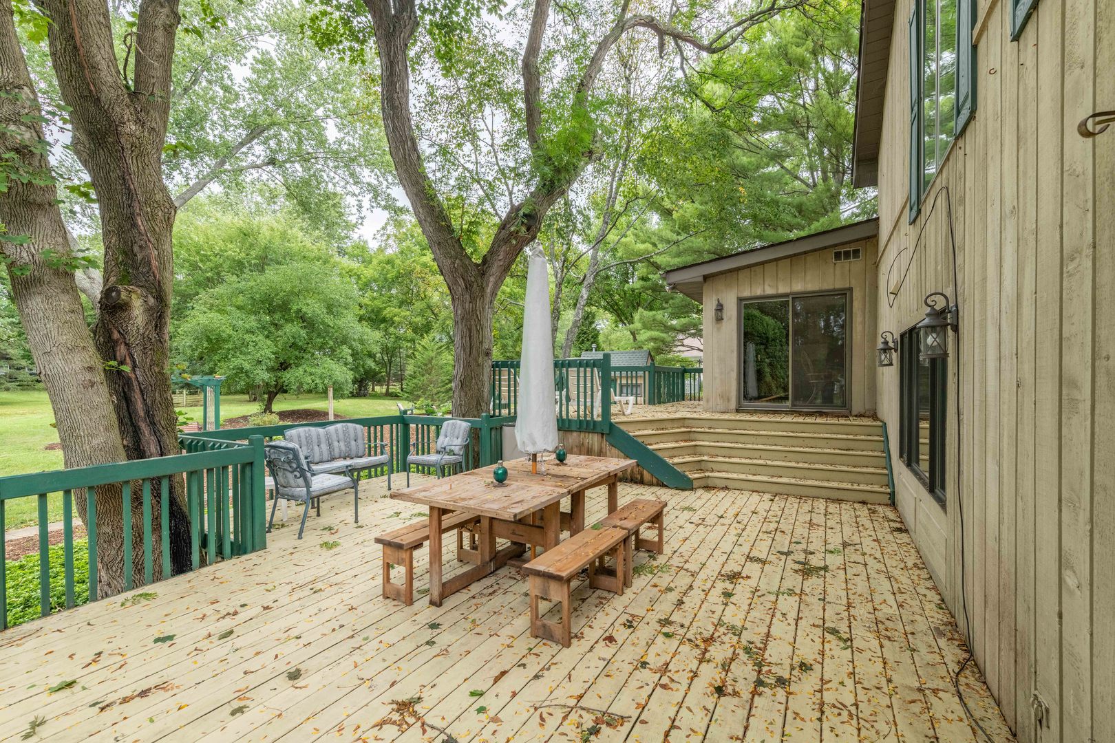 7N730 Sycamore Road St. Charles, IL 60175 - Photo 8 of 40 a outdoor view with a sitting space