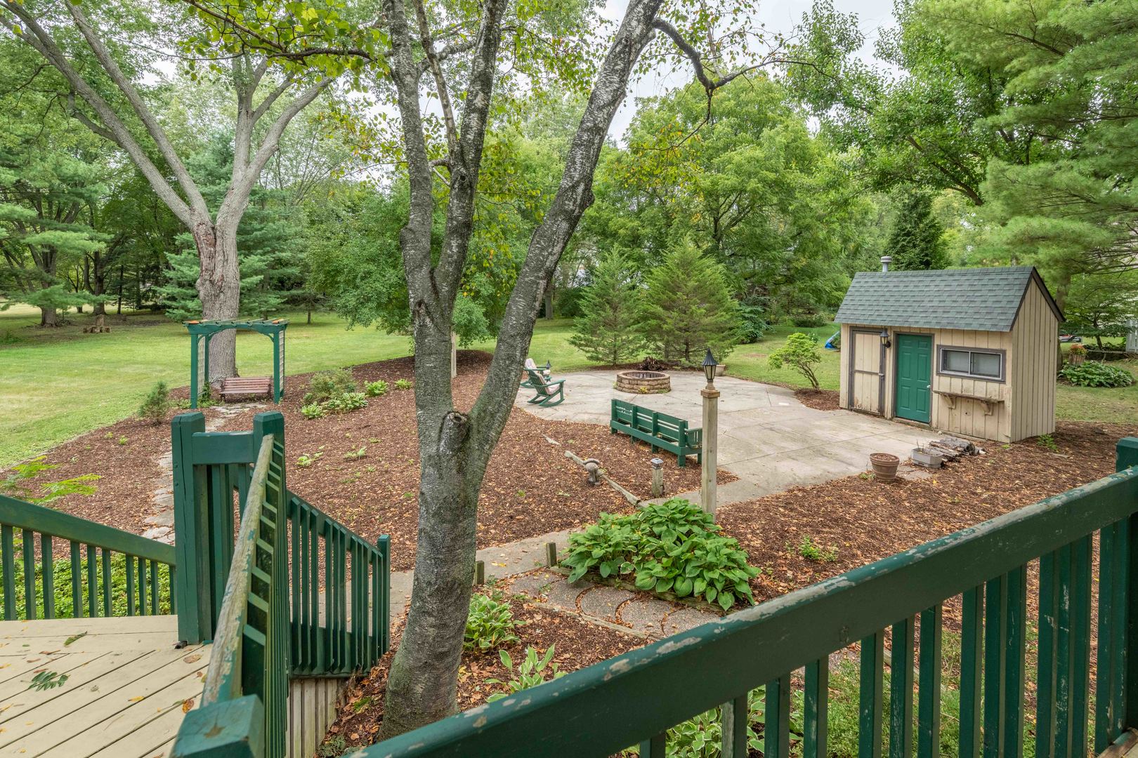 7N730 Sycamore Road St. Charles, IL 60175 - Photo 10 of 40 a view of a patio on the roof deck