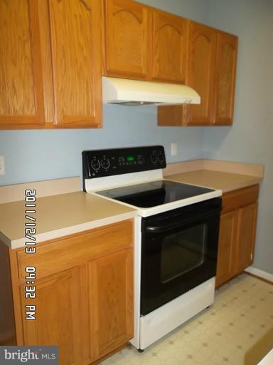 307 Sandy Spring Road Laurel, MD 20707 - Photo 5 of 18 a utility room with dryer and washer