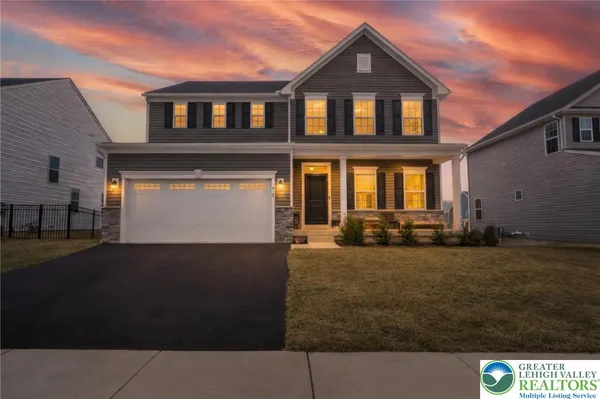 $684,000 | 820 Hendon Lane, Catasauqua, PA 18032