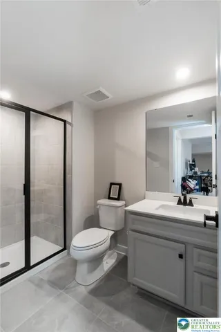 $689,000 | 820 Hendon Lane, Catasauqua, PA 18032