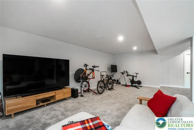 $689,000 | 820 Hendon Lane, Catasauqua, PA 18032