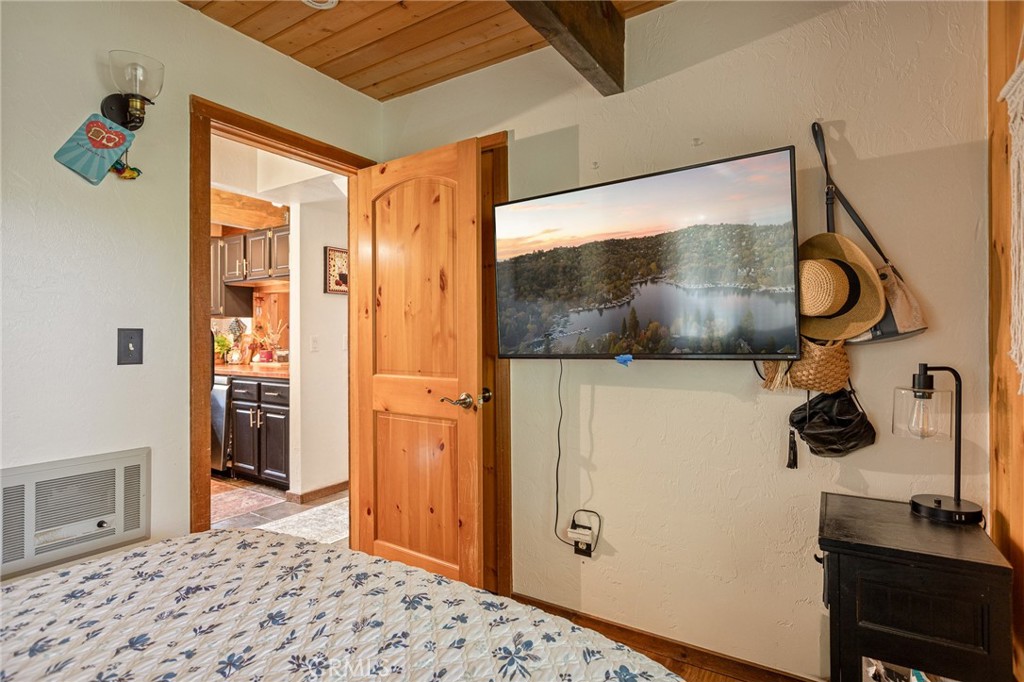 33459 Music Camp Road Running Springs, CA 92382 - Photo 13 of 29 main floor bedroom