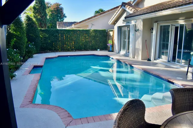 a view of an outdoor space