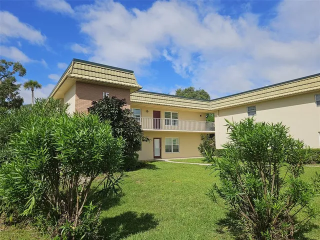 $150,000 | 15 Vista Gdns Trail, Unit 206, Vero Beach, FL 32962
