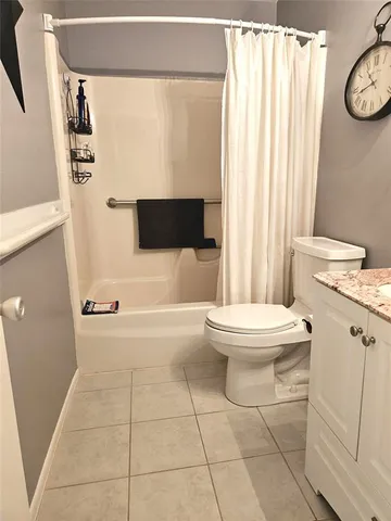 $150,000 | 15 Vista Gdns Trail, Unit 206, Vero Beach, FL 32962