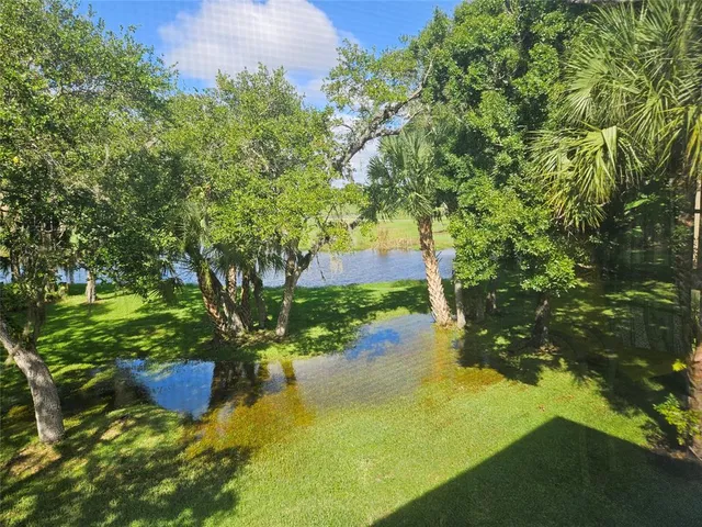 $150,000 | 15 Vista Gdns Trail, Unit 206, Vero Beach, FL 32962