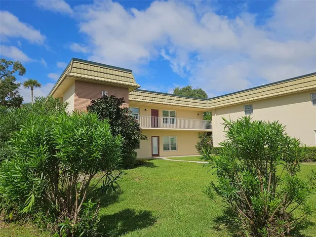 $150,000 | 15 Vista Gdns Trail, Unit 206, Vero Beach, FL 32962