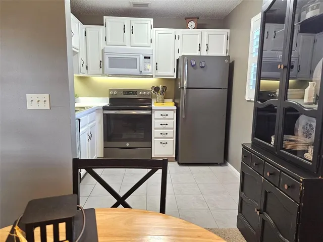 $150,000 | 15 Vista Gdns Trail, Unit 206, Vero Beach, FL 32962